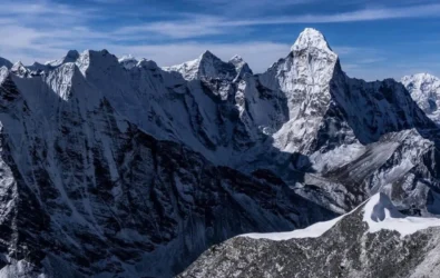 Island Peak vs. Mera Peak: Which is the Best First Peak for 2026?